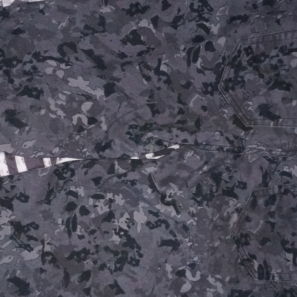 ellen degeneres Love collection camo jeans - Picture 2 of 7